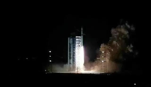最新！金紫荊衛(wèi)星二號(hào)發(fā)射成功，順利入軌